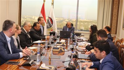 وزير قطاع الأعمال العام يبحث مع وفد البنك الدولي سبل التعاون المشترك