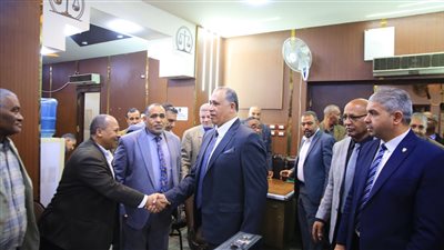 نقيب المحامين يعقد لقاءً مع محامي الأقصر ويشهد جلسة حلف يمين قانونية