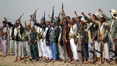 قيادي حوثي يتوعد بقصف القواعد الأمريكية والبريطانية في المنطقة ردا على العدوان