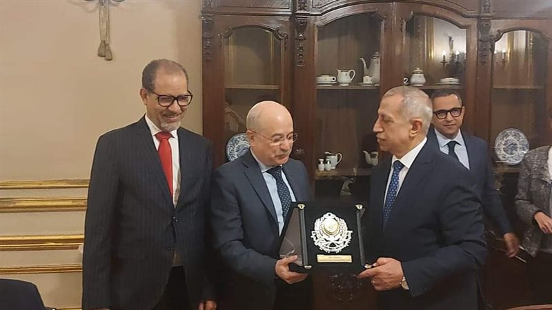 الدكتور اسماعيل عبدالغفار،فيتو