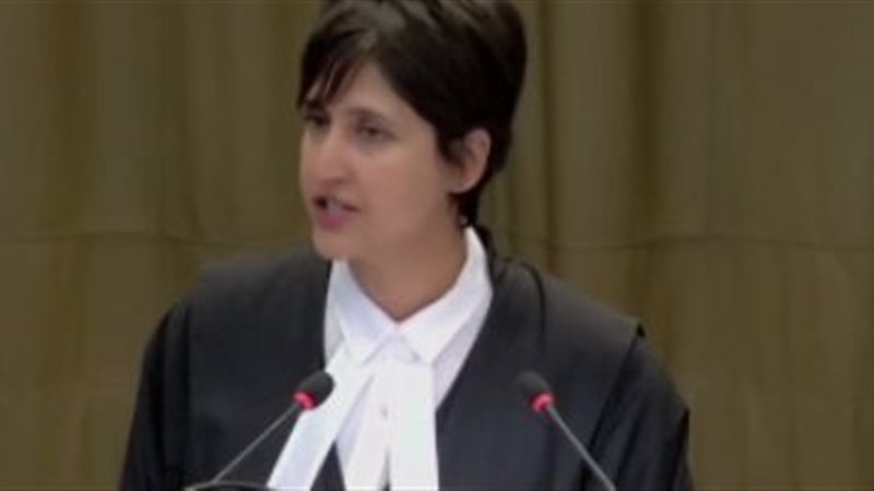 ممثلة جنوب إفريقيا،