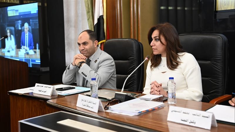 نهال بلبع باجتماع
