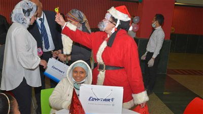 مصر للطيران تنظم جولة تعريفية لأطفال مستشفى 57357 (صور) 