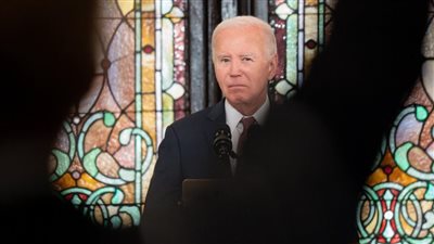 كيف تسبب وزير الدفاع الأمريكي في إحراج جو بايدن