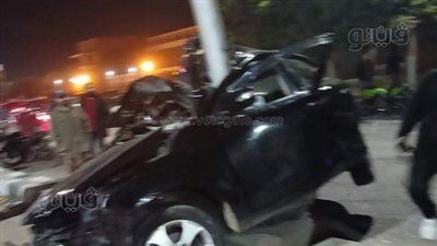 بعد إصابة 17 شخصًا، النيابة تنتقل لمعاينة موقع انقلاب ميكروباص على طريق أسيوط الغربي