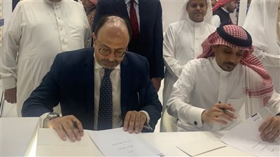 غرفة السياحة توقع مذكرة لتحسين الخدمات المقدمة للمعتمرين 