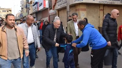 محافظ الأقصر يوجه برفع كفاءة شارع الصنايع الرئيسي ودهان موحد للمحلات