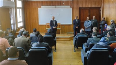 مجلس جامعة دمنهور يناقش معوقات العملية الامتحانية بالكليات 