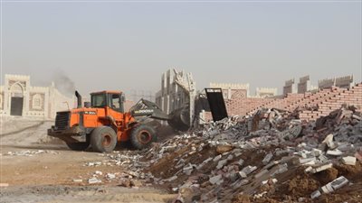 محافظ القليوبية يشرف على إزالة 700 مقبرة مخالفة