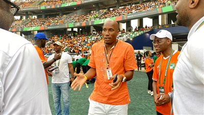 ديدييه دروجبا يظهر في ملعب افتتاح كأس أمم إفريقيا 2023 (فيديو وصور)