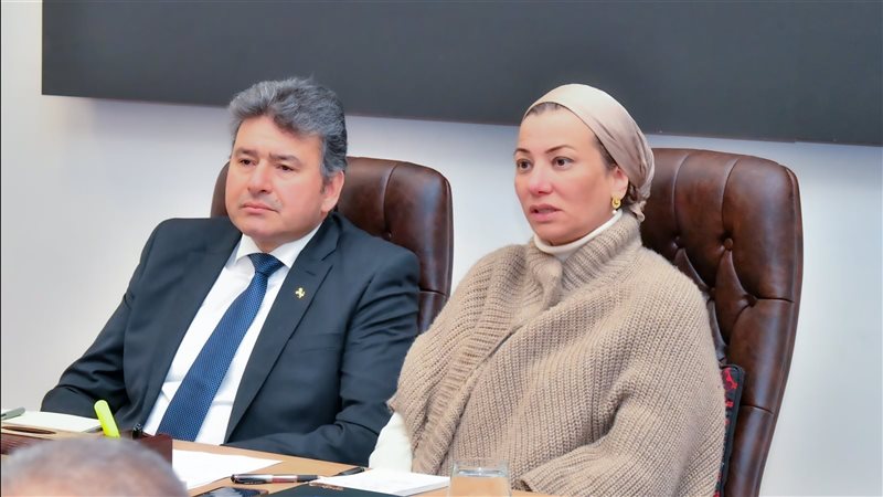 وزيرة البيئة ورئيس
