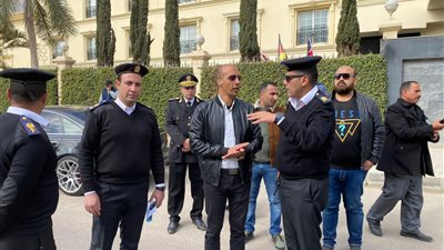 الإسكان: إزالة الأسوار المتعدية على محور عباس العقاد ومخالفات بناء بالقاهرة الجديدة