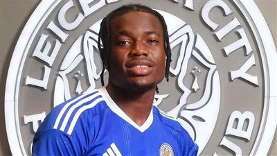 نهاية حزينة للاعب غاني فضل اللعب لناديه على منتخب بلاده 