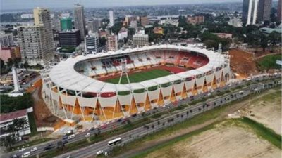 بسبب الزحام الشديد استعدادات أمنية أمام استاد فيليكس بوانيي