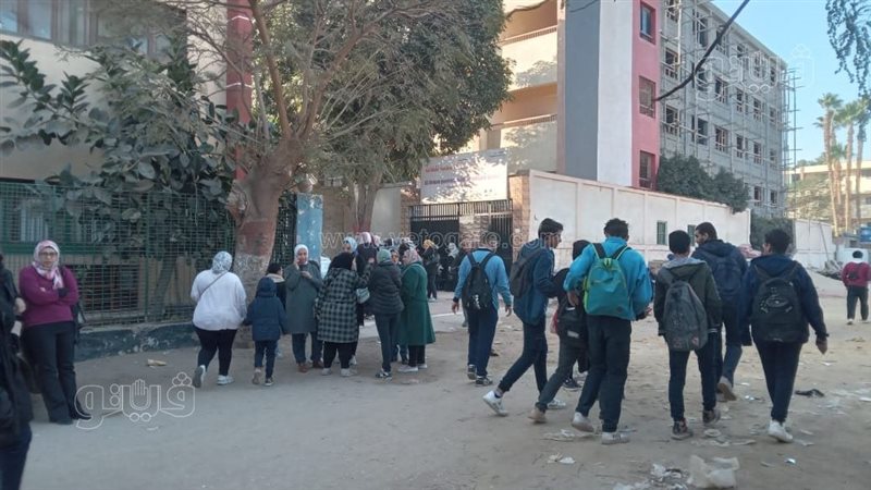 طلاب الصف الاول الثانوي،فيتو