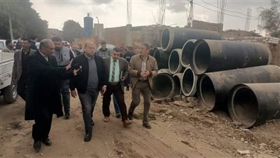 نائب محافظ الجيزة تتفقد محطة رفع الصرف الصحي بعرب الحصار القبلي (صور)