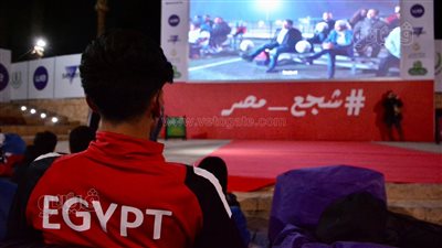 توافد الجمهور على مركز شباب الجزيرة لمتابعة مباراة منتخب مصر (فيديو وصور) 