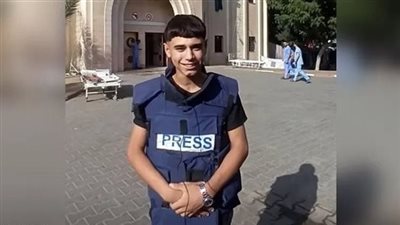 طوفان الأقصى.. عبود بطاح “الفتى الساخر”.. «الوضع مش آيس كوفى خالص».. لا يملك سوى هاتفه المحمول لتسجيل ما يجرى من دمار فى غزة ويصل به إلى ملايين المتابعين