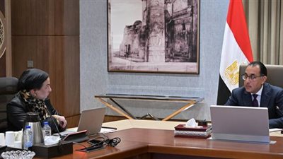 وزيرة البيئة: تقديم حوافز للشركات لتبني بدائل الأكياس البلاستيكية