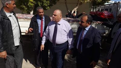 نقل وتوزيع صناديق أسئلة امتحانات الإعدادية للإدارات التعليمية بالوادي الجديد 