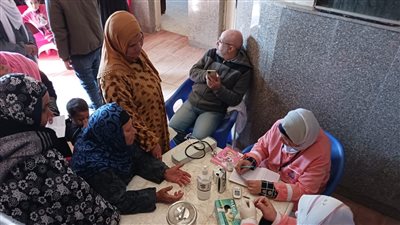 جامعة الزقازيق: قافلة طبية تكشف على 570 حالة بمركز منيا القمح بالشرقية 