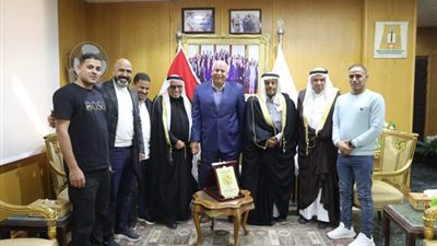 محافظ الوادي الجديد يلتقي وفد مجاهدي سيناء ومجلس القبائل والعائلات المصرية 