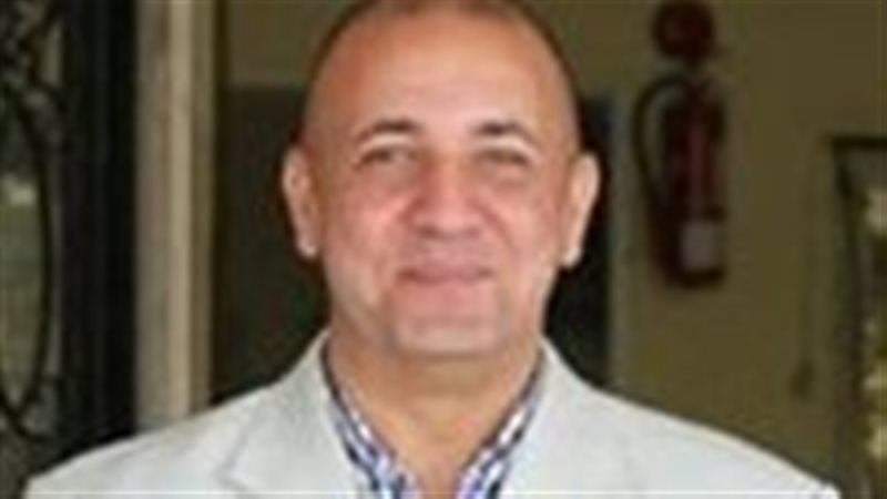 الدكتور احمد عبد