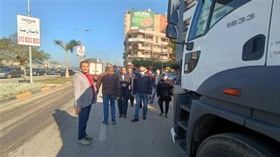 محافظ القليوبية يتفقد استلام سيارتين قلاب بـ6.7 مليون جنيه