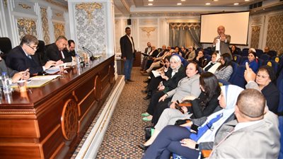 صحة النواب تفتح ملف الدواء، ونائب: استيراد المستلزمات الطبية أولى من الكافيار