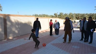 محافظ الوادي الجديد يتفقد أعمال تطوير المناطق غير المخططة بالخارجة 