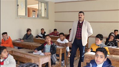 طلاب الصف الثاني الثانوي بالدقهلية يؤدون اليوم امتحان التطبيقات الرياضية والجغرافيا 