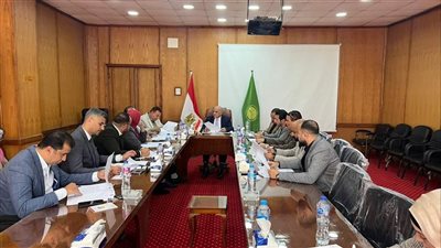 تجارية الإسماعيلية تناقش اقتراح تطوير المقر والمعرض الدائم (صور)