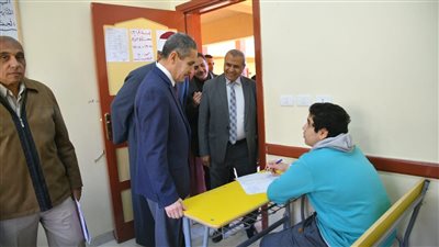 محافظ الغربية يتفقد امتحانات الشهادة الإعدادية الأزهرية بطنطا