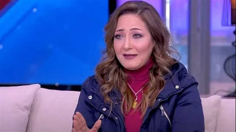 الفنانة عنبر فيتو