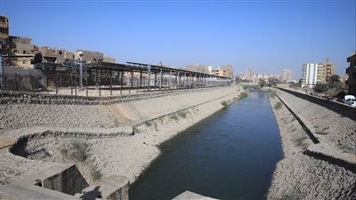 محافظ سوهاج يتابع مشروع تطوير منطقة أعلى مفيض ترعة نجع حمادي