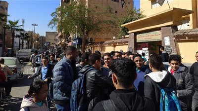 صعب ومحلناش، صدمة طلاب الصف الثاني الثانوي بالأقصر بعد أداء امتحان الإنجليزي (بث مباشر)