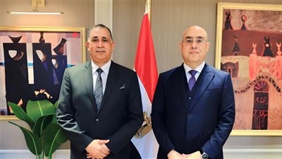 نقيب المحامين يلتقي وزير الإسكان لبحث المشكلات الخاصة بالأراضي 