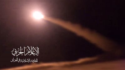 لحظة استهداف الفصائل المسلحة العراقية لميناء حيفا المحتل (فيديو)