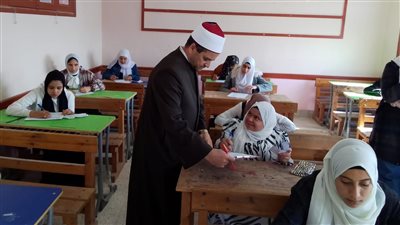 377 ألف طالب يؤدون امتحانات الفصل الدراسي الأول للشهادتين الابتدائية والإعدادية الأزهرية 