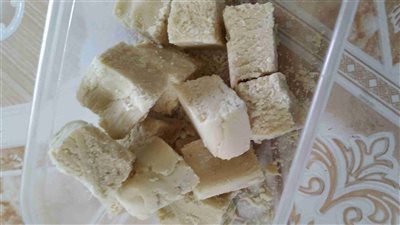  وفاة شابة بعد تناول حلوى من اللبن