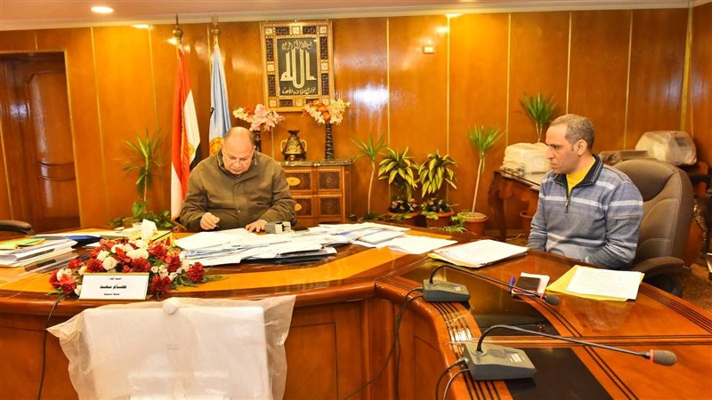 اجتماع محافظ أسيوط،