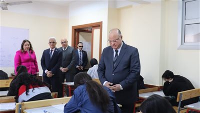 طلاب الشهادة الإعدادية بالقاهرة يؤدون اليوم امتحان الدراسات الاجتماعية والكمبيوتر 