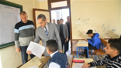 محافظ الغربية يتفقد لجان الشهادة الإعدادية في أول أيام الامتحانات (صور)