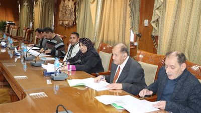 رئيس جامعة المنوفية يعقد اجتماع مجلس إدارة المدن الجامعية