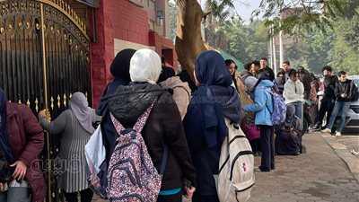 طلاب الصف الثاني الثانوي بالجيزة: امتحان التاريخ صعب والفيزياء سهلة (فيديو)