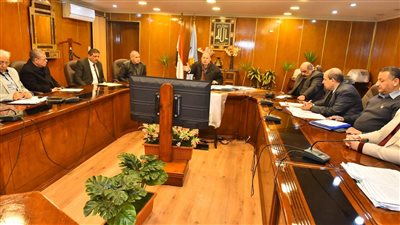 محافظ أسيوط يعقد اجتماعًا لمتابعة موقف حوكمة وحصر أصول أملاك الدولة 