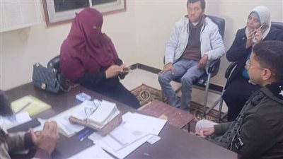 تسليم عقود عمل جديدة لذوى همم بالوادى الجديد