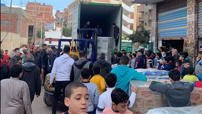 استجابة لشيخ الأزهر، قرية جوجر بالدقهلية تشارك بـ 6 شاحنات لإغاثة غزة
