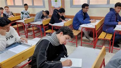 محافظ القليوبية يتفقد لجان امتحانات الشهادة الإعدادية (صور )