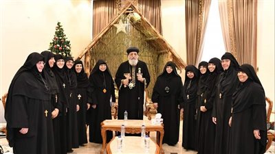 البابا تواضروس يستقبل رئيسات أديرة الراهبات